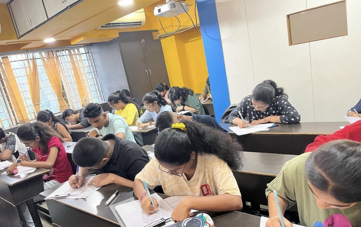 11th and 12th science students at Vidhyashala Academy